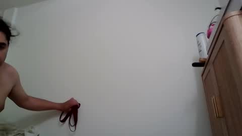 Snapshot of gangdrewski chatting on 12/17/25, 10:49 gangdrewski online show from 12/17/25, 10:49