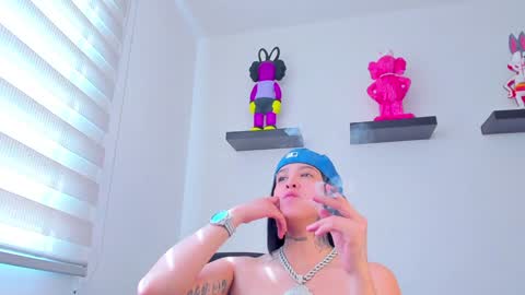 Snapshot of gangster_girl chatting on 12/31/24, 04:04 GANG online show from 12/31/24, 04:04