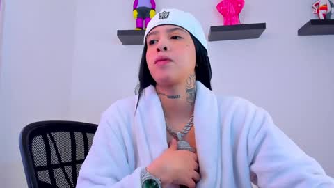 Snapshot of gangster_girl chatting on 01/05/25, 03:02 GANG online show from 01/05/25, 03:02