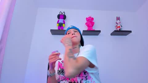 Snapshot of gangster_girl chatting on 02/03/25, 01:51 GANG online show from 02/03/25, 01:51