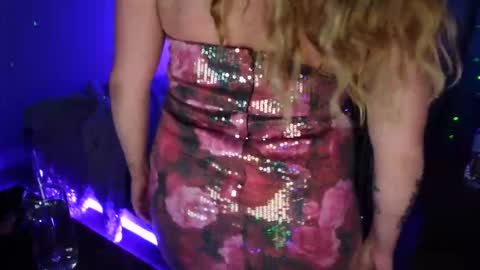 Snapshot of garagesex22 chatting on 11/11/25, 07:52 Jenna - be back MONDAY night. online show from 11/11/25, 07:52