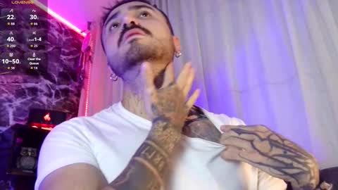 Snapshot of garbel09 chatting on 10/29/25, 06:59 Chris  Dont forget to gift me thumb up Its very important to me and makes me happy AF  online show from 10/29/25, 06:59