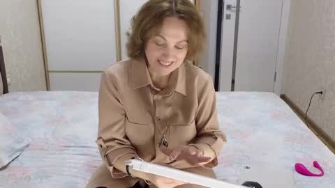 Ava online show from 03/11/25, 08:20