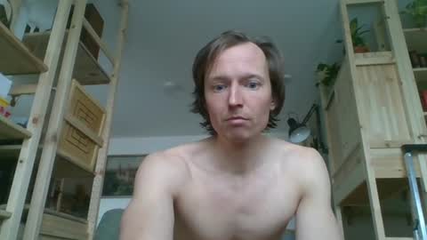Snapshot of garfield42 chatting on 04/12/26, 12:21 Garfield online show from 04/12/26, 12:21