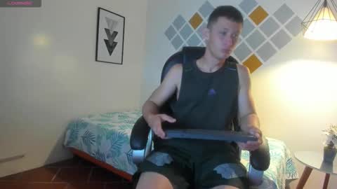 garuo_18 online show from 10/30/25, 03:52