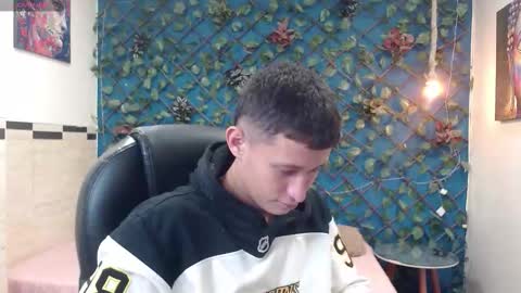 garuo_18 online show from 11/14/25, 03:49