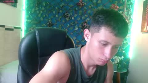 garuo_18 online show from 11/21/25, 04:55