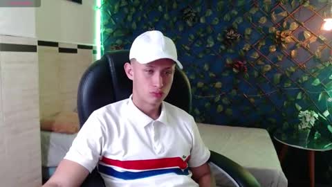 garuo_18 online show from 11/25/25, 03:39