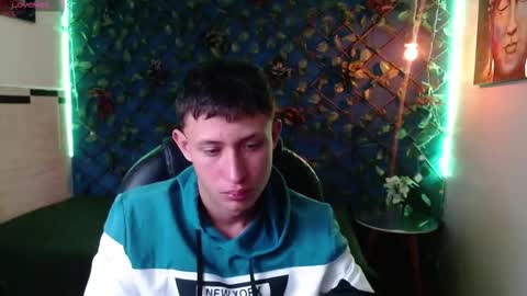 garuo_18 online show from 11/28/25, 03:53