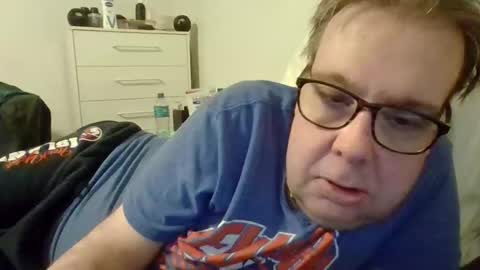 Snapshot of garyg930 chatting on 03/05/26, 05:14 Gary online show from 03/05/26, 05:14