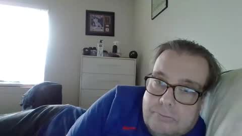 Snapshot of garyg930 chatting on 03/08/26, 09:29 Gary online show from 03/08/26, 09:29