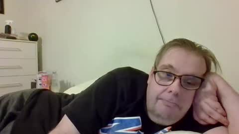 Snapshot of garyg930 chatting on 03/11/26, 02:06 Gary online show from 03/11/26, 02:06