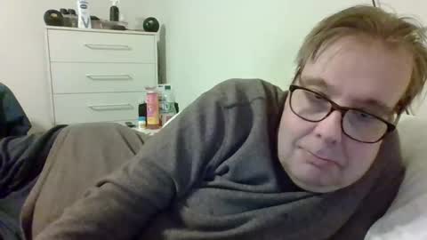 Snapshot of garyg930 chatting on 03/22/26, 01:31 Gary online show from 03/22/26, 01:31