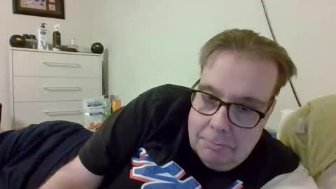 Snapshot of garyg930 chatting on 04/12/26, 01:32 Gary online show from 04/12/26, 01:32