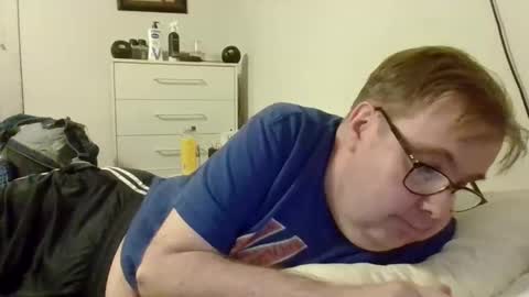 Snapshot of garyg930 chatting on 04/18/26, 01:09 Gary online show from 04/18/26, 01:09