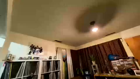 Snapshot of garypumpt chatting on 10/16/25, 02:01 marvin pumpt online show from 10/16/25, 02:01