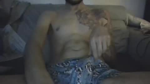 Snapshot of garyreal1990 chatting on 12/30/24, 04:40 garyreal1990 online show from 12/30/24, 04:40