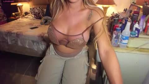 Snapshot of gaticahotts chatting on 04/09/26, 02:55 melanny villa online show from 04/09/26, 02:55