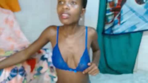 Snapshot of gatita_1997 chatting on 09/23/25, 05:32 estrella online show from 09/23/25, 05:32