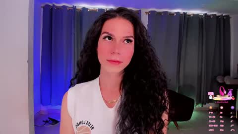 Snapshot of gatitavenecis1 chatting on 04/07/26, 06:52 Vnecis Marn online show from 04/07/26, 06:52