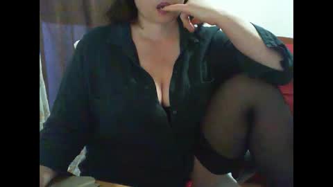 Snapshot of gaty77 chatting on 10/27/25, 09:46 gaty77 online show from 10/27/25, 09:46