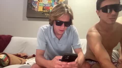 Snapshot of gavinnumbers chatting on 10/14/25, 02:45 gavinnumbers online show from 10/14/25, 02:45