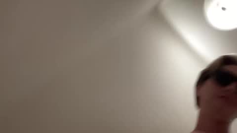 Snapshot of gavinnumbers chatting on 10/18/25, 02:03 gavinnumbers online show from 10/18/25, 02:03