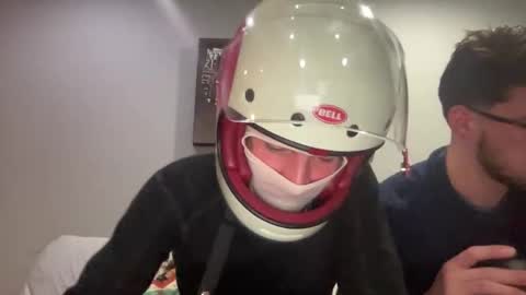 Snapshot of gavinnumbers chatting on 11/07/25, 01:27 gavinnumbers online show from 11/07/25, 01:27