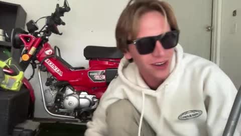 Snapshot of gavinnumbers chatting on 11/09/25, 10:30 gavinnumbers online show from 11/09/25, 10:30