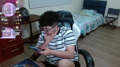 Snapshot of gay_in_purple chatting on 01/03/25, 02:32 Matt male pronouns please online show from 01/03/25, 02:32