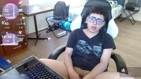 Snapshot of gay_in_purple chatting on 01/07/25, 05:31 Matt male pronouns please online show from 01/07/25, 05:31