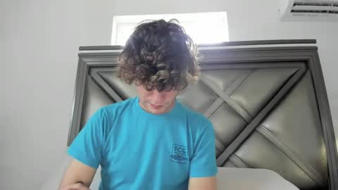 Snapshot of gayndepressed chatting on 10/03/25, 09:45 Trace online show from 10/03/25, 09:45