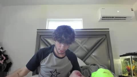 Snapshot of gayndepressed chatting on 10/13/25, 07:47 Trace online show from 10/13/25, 07:47