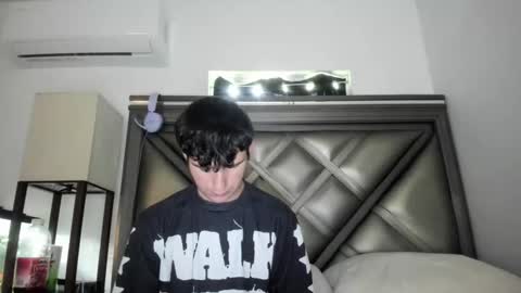 Snapshot of gayndepressed chatting on 04/16/26, 08:42 Trace online show from 04/16/26, 08:42