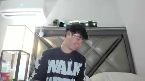 Snapshot of gayndepressed chatting on 04/16/26, 09:39 Trace online show from 04/16/26, 09:39