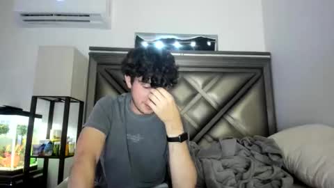 Snapshot of gayndepressed chatting on 06/10/26, 11:57 Trace online show from 06/10/26, 11:57