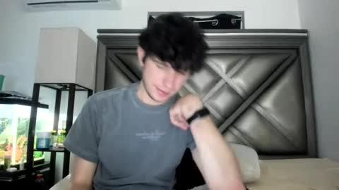 Snapshot of gayndepressed chatting on 06/26/26, 03:11 Trace online show from 06/26/26, 03:11