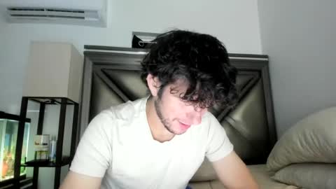 Snapshot of gayndepressed chatting on 07/05/26, 02:40 Trace online show from 07/05/26, 02:40