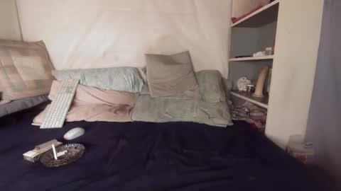 gayrobbin online show from 11/11/25, 10:37