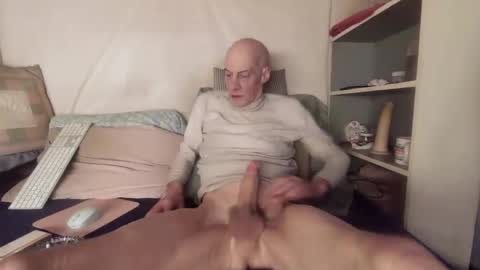 gayrobbin online show from 04/17/26, 11:35