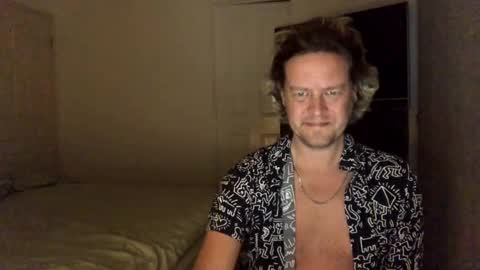 gcsurfer81 online show from 01/03/25, 09:04