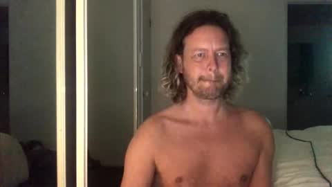 gcsurfer81 online show from 10/31/25, 09:10