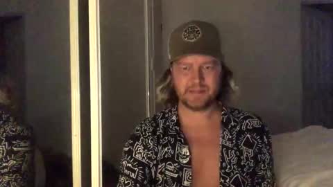 gcsurfer81 online show from 11/01/25, 09:44