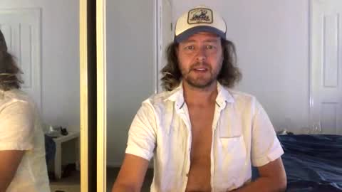 Snapshot of gcsurfer81 chatting on 03/22/26, 04:05 gcsurfer81 online show from 03/22/26, 04:05