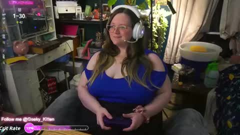 Snapshot of geeky_kitten chatting on 09/22/25, 05:20 Geeky Kitten Leina -  online show from 09/22/25, 05:20