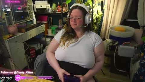 Snapshot of geeky_kitten chatting on 09/26/25, 07:34 Geeky Kitten Leina -  online show from 09/26/25, 07:34