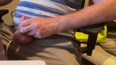 Snapshot of geelongguy chatting on 01/09/26, 10:40 Chris online show from 01/09/26, 10:40