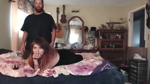 Geeznutsizonyrchyn online show from 10/18/25, 01:56