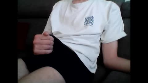 Snapshot of geil123569551 chatting on 04/21/26, 04:01 geil123569551 online show from 04/21/26, 04:01