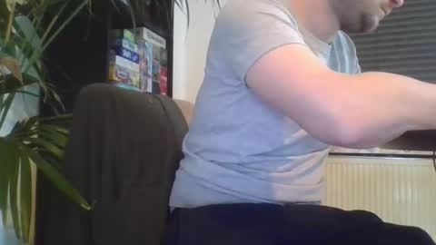 Snapshot of geiljongetje1991 chatting on 05/05/26, 08:11 geiljongetje1991 online show from 05/05/26, 08:11